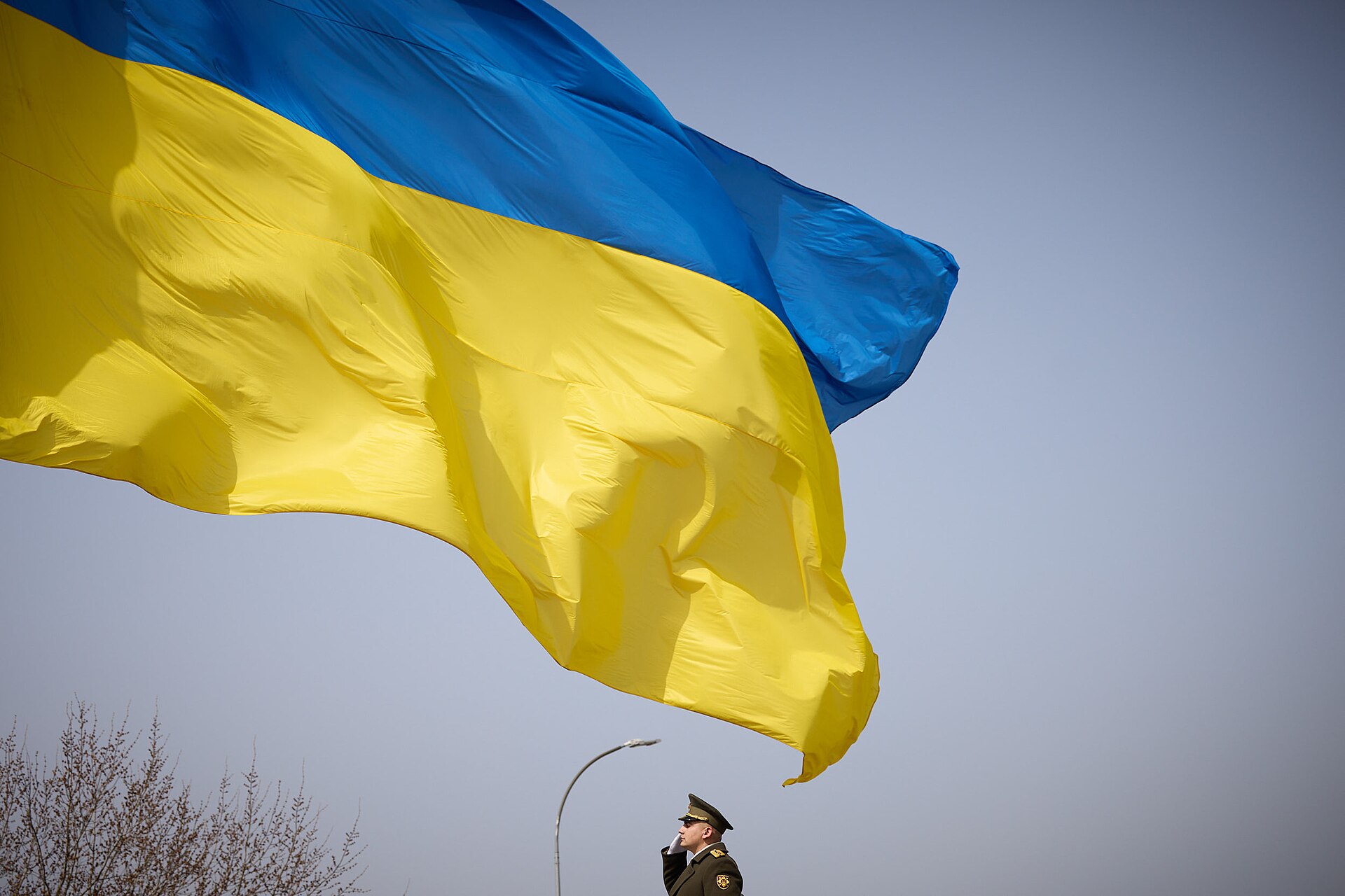 On the second anniversary of the liberation of Kyiv region from Russian invaders, President Volodymyr Zelenskyy took part in the raising of the State Flag of Ukraine on the flagpole of the Memorial to the Defenders of the Bucha Community, and presented honorary awards to the cities – heroes of Ukraine and state awards to the military. “For us, this is a war to defend Ukraine and everything that makes people human. That is why this war is of global significance. This is a war for the right to exist for our state and, at the same time, for the right to life for every person. It is a war for dignity for our people and for every nation that seeks its own destiny. This is a war so that no one dares to become a beast towards others,” the Head of State noted, addressing the attendees. According to him, when Ukrainian warriors drove the Russian occupiers out of Bucha, Irpin, Borodyanka and other towns and communities in Kyiv region, and then from Sumy and Chernihiv regions, the whole world saw that these were victories not only of Ukrainian courage and weapons, but also of human morality. “I am proud of everyone who dedicates their lives to ensuring that the life of our entire Ukraine is preserved. I thank everyone in the world who really helps us. And may the whole world never forget the cost of this battle and the evil we are holding back here on our land,” the President said. The attendees observed a minute of silence in memory of all Ukrainians whose lives were taken by the Russian occupiers. The ceremony was also attended by: Chairman of the Verkhovna Rada Ruslan Stefanchuk, Prime Minister Denys Shmyhal, Head of the Presidential Office Andriy Yermak, Commander-in-Chief of the Armed Forces of Ukraine Oleksandr Syrskyi, Minister of Defense Rustem Umerov, Minister of Internal Affairs Ihor Klymenko, and Head of the Security Service Vasyl Maliuk. The Head of State presented honorary awards "Hero City of Ukraine" to Mayor of Irpin Oleksandr Markushyn and Head of Hostomel Village Military Administration Serhiy Smal. By his Decree of March 6, 2022, the President of Ukraine introduced the honorary award "Hero City of Ukraine" to recognize the feat, heroism and resilience of citizens in defending their cities during the repulse of the armed aggression of the Russian Federation. On March 24, 2022, Bucha, Irpin, Mykolaiv, and Okhtyrka were awarded the title of Hero Cities. Volnovakha, Hostomel, Mariupol, Kharkiv, Kherson, and Chernihiv also received the award. In addition, Volodymyr Zelenskyy presented the servicemen with the Orders of Bohdan Khmelnytsky, II and III class, "For Courage," II and III class, medals "For Military Service to Ukraine," "For Impeccable Service," III class, and "For Saved Life." In particular, Colonel Oleksandr Voloshyn of the Armed Forces of Ukraine and Captain Oleksiy Fandetskyi, who ensured the evacuation and escort of convoys of vehicles with civilians from Bucha to Bilohorodka, received awards from the President. In total, more than 300 vehicles with citizens were evacuated on March 9-10, 2022. Lieutenant Colonel Andriy Kolodiazhnyi, Sergeant Oleksandr Fesyk, Sergeant Myron Khymytsia, and Senior Sergeant Oleksandr Martyniuk, who participated in the destruction of enemy convoys in the settlements of Bucha district, Kyiv region, in March 2022, were also awarded. The President also awarded Junior Sergeant Serhiy Doroshenko and Captain Ruslan Mamchyk. They were installing minefields and engineering barriers, which successfully helped repel the enemy attacks. The awards were also given to the National Guard warriors – Sergeant Maksym Bovchaliuk and Sergeant Serhiy Kvitko, who took part in fierce battles against the Russian occupiers in Kyiv region, patrol police officer Oleh Shvets, who participated in stabilization activities in Irpin, Bucha and Hostomel, and Police Major Ivan Dulkai, who has been documenting and investigating the Russian army's brazen war crimes since the beginning of the full-scale invasion of Russia. The awards were also presented to the SSU servicemen: Sergeant Hryhoriy Kalachnikov and Sergeant Andriy Mendzhul, who were involved in counter-offensive actions by the Armed Forces of Ukraine in the area of Zabuchchya and preparation of a bridgehead for the further liberation of Bucha. The President also awarded employees of the State Emergency Service of Ukraine Vitaliy Farenyk and Pavlo Zaiika who ensured the evacuation of civilians from the Vorzel, Bucha, Borodyanka, Irpin, and Hostomel to Kyiv. Vitaliy Farenyk showed extraordinary courage and heroism during the evacuation from the city of Irpin, when Russian soldiers opened fire on civilians near the bridge over the Irpin River in the village of Romanivka in Kyiv region.